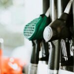 Кремль перебуває на межі бензинової кризи: ціни б’ють рекорди, а черги на АЗС збільшуються